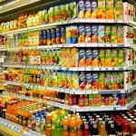 Plastica per confezionare cibo e bibite, gli oncologi criticano