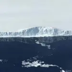 Antartide: Un enorme ghiacciaio si è distaccato