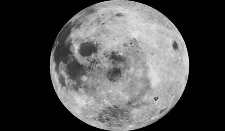 Luna, lo sapete che ne vediamo sempre la stessa faccia?