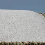 Perchè il sale scioglie il ghiaccio: ecco cosa fa il Cloruro di sodio