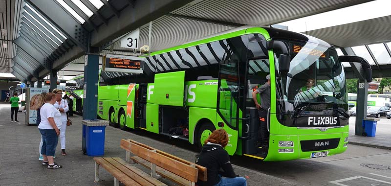 Flixbus per rispettare le norme anti contagio migliaia di viaggi cancellati