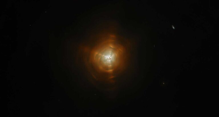 La morte di una stella in diretta ce la mostra Hubble
