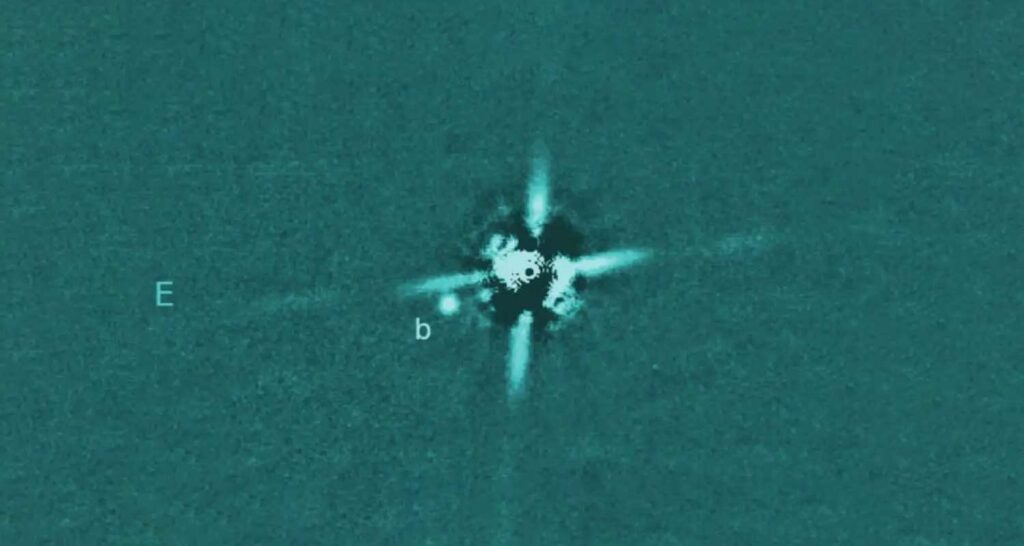 Un pianeta esterno al Sistema Solare giovanissimo