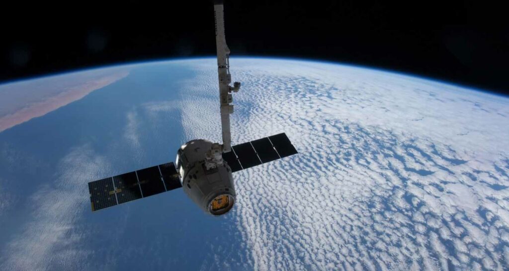 40 satelliti SpaceX si perdono ne atmosfera