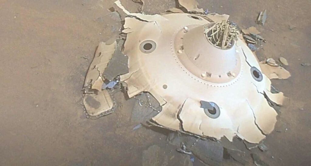 Drone Marziano scatta le foto impressionanti dei resti di un astronave