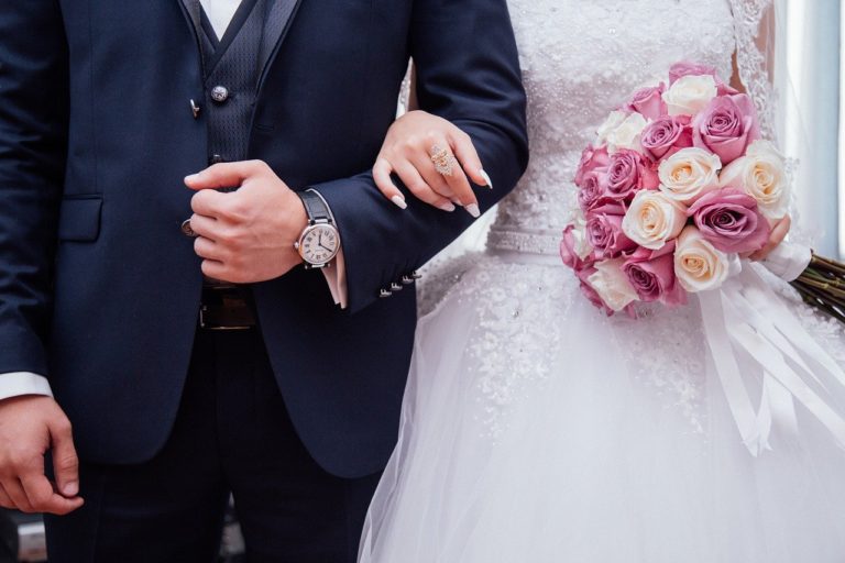 Abito da sposo: i suggerimenti migliori per vestirsi a un matrimonio